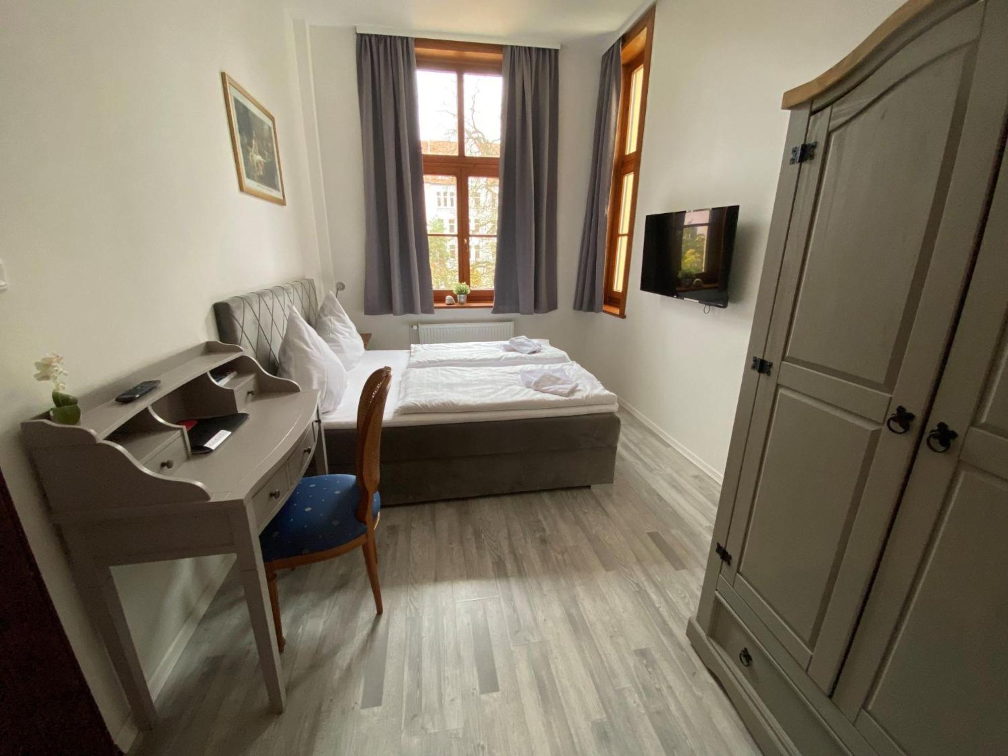 Avalon Bed & Breakfast Themen/- Nichtraucherhotel Hannover Bagian luar foto