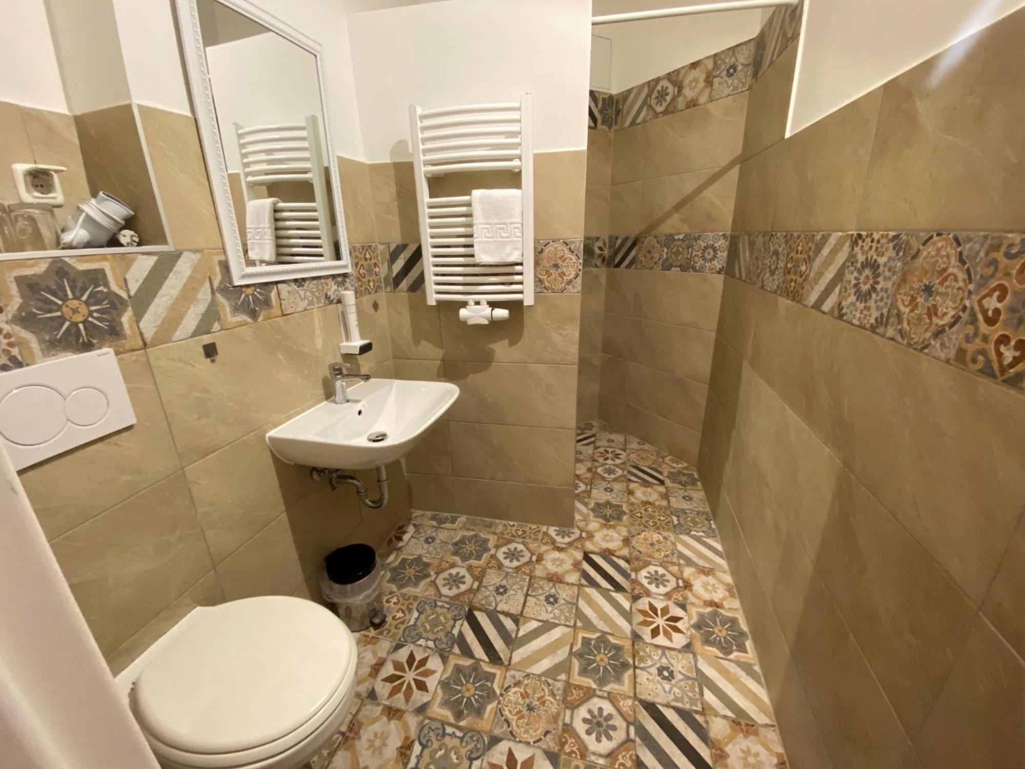 Avalon Bed & Breakfast Themen/- Nichtraucherhotel Hannover Bagian luar foto