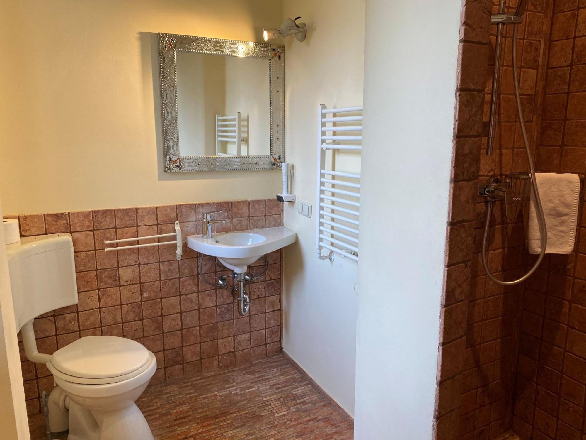 Avalon Bed & Breakfast Themen/- Nichtraucherhotel Hannover Bagian luar foto