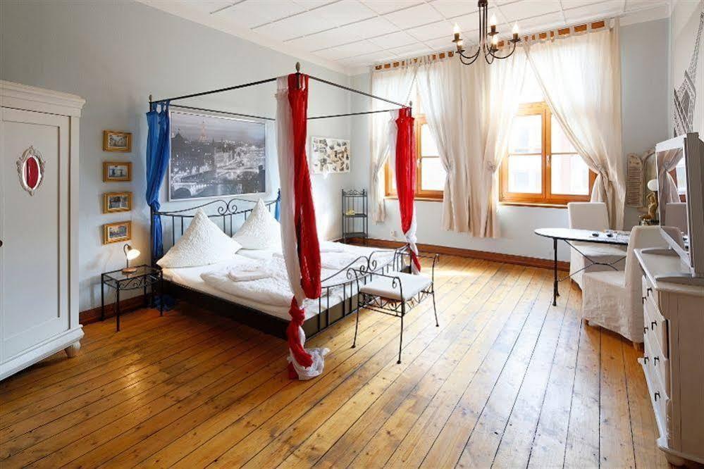 Avalon Bed & Breakfast Themen/- Nichtraucherhotel Hannover Bagian luar foto