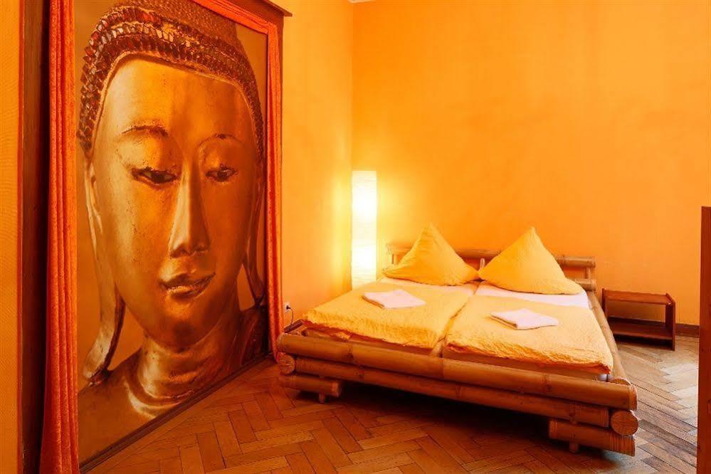 Avalon Bed & Breakfast Themen/- Nichtraucherhotel Hannover Bagian luar foto